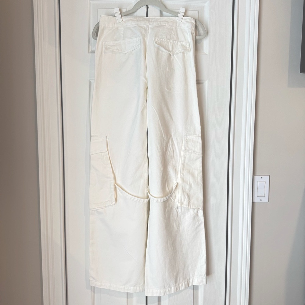Pull & Bear Baggy Cream Wide Leg Cargo Pants Edgy Strap Detail NWT Medium - Picture 6 of 9